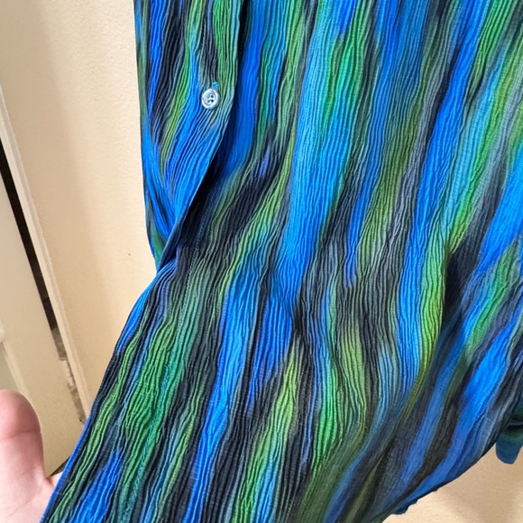 Vibrant Blue and Green Long Shirt - Picture 4 of 10